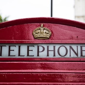 Are 0800 numbers free?